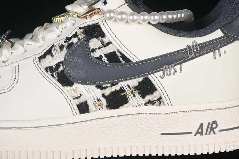 All categories Nk Air Force 1 Air Force series Nk Air Force 1 Low Nike Air Force 1'07 Low "Foggy Pearl" Hand-painted graffiti Foggy Pearl Air Force 1 low-top casual sneakers FJ7740-071